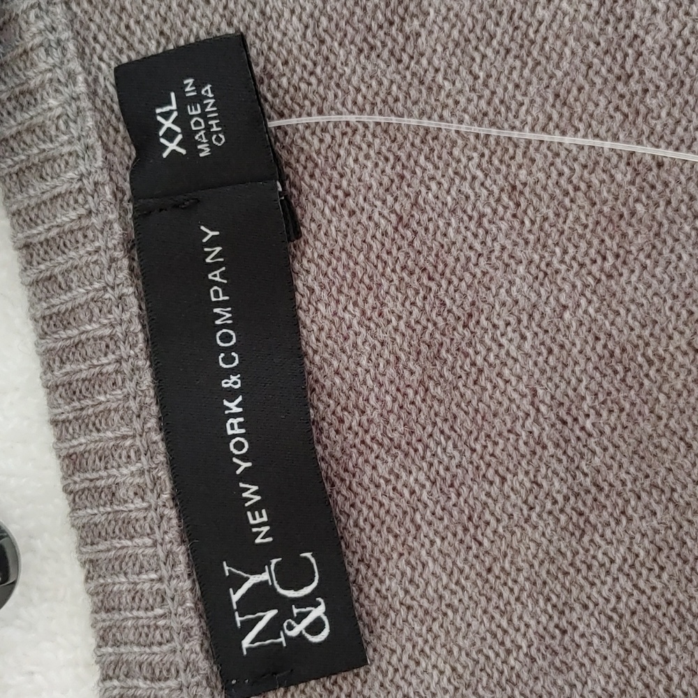 New York and Company Light Gray V Neck Sweater Size XXL - Picture 4 of 7